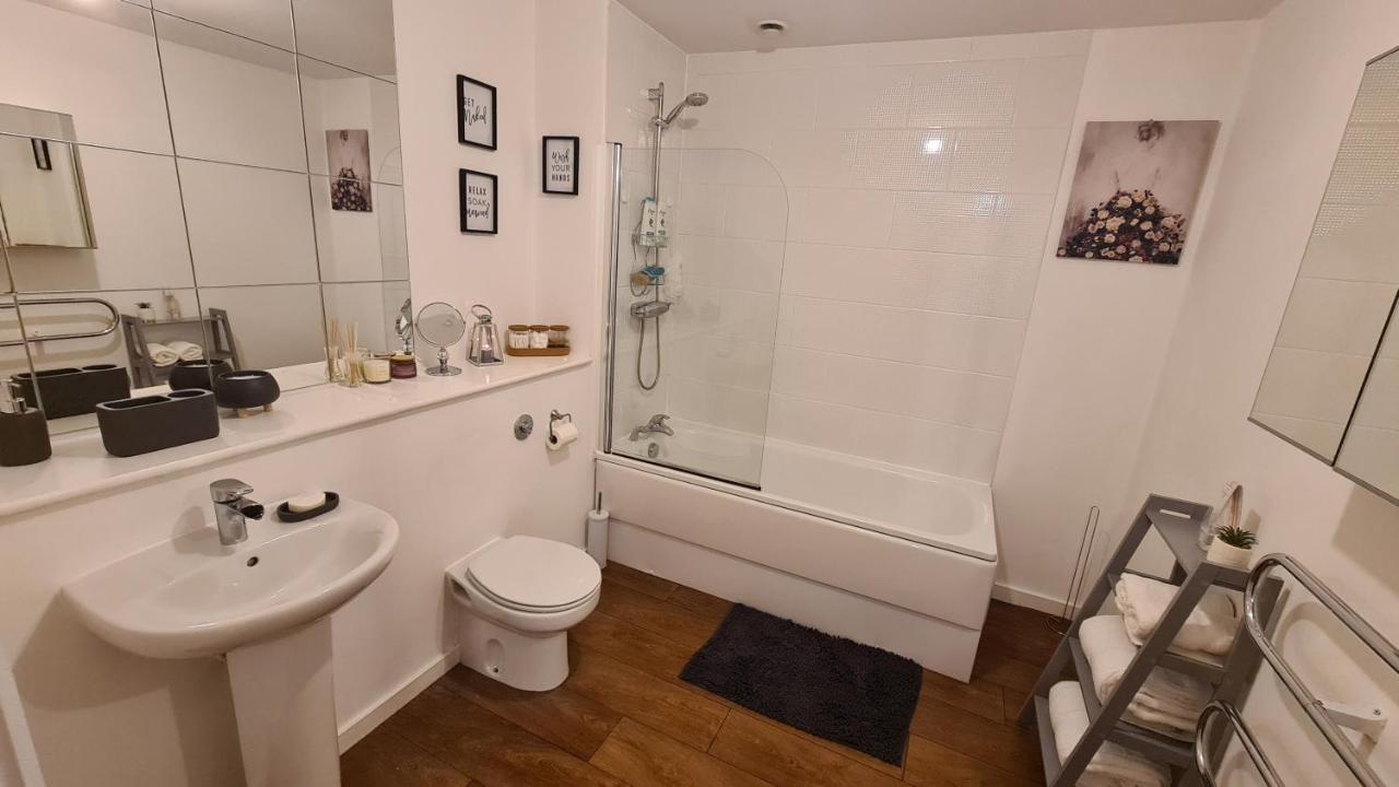 Luxury 2 Bed Apt With Free Wi-Fi & Parking Manchester Ngoại thất bức ảnh