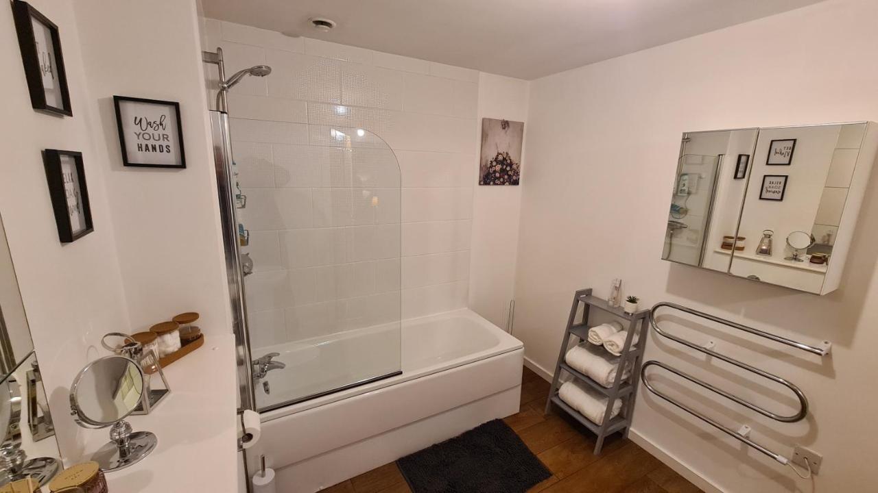 Luxury 2 Bed Apt With Free Wi-Fi & Parking Manchester Ngoại thất bức ảnh